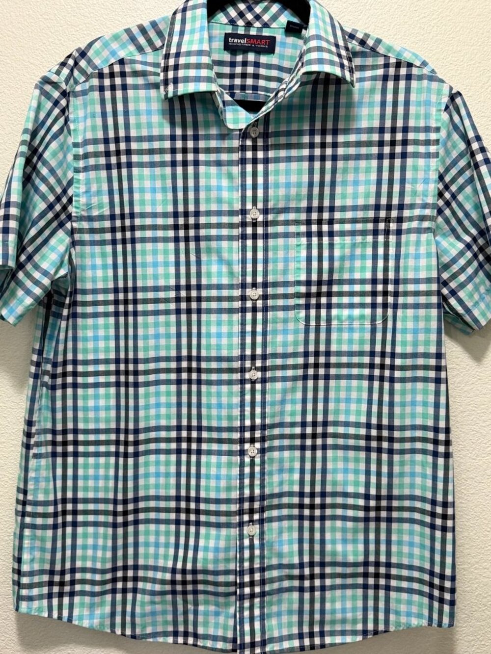 Roundtree & Yorke "travel smart" blue multi plaid short sleeve men's shirt, M
